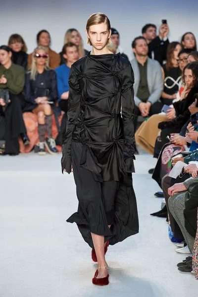 Look 25